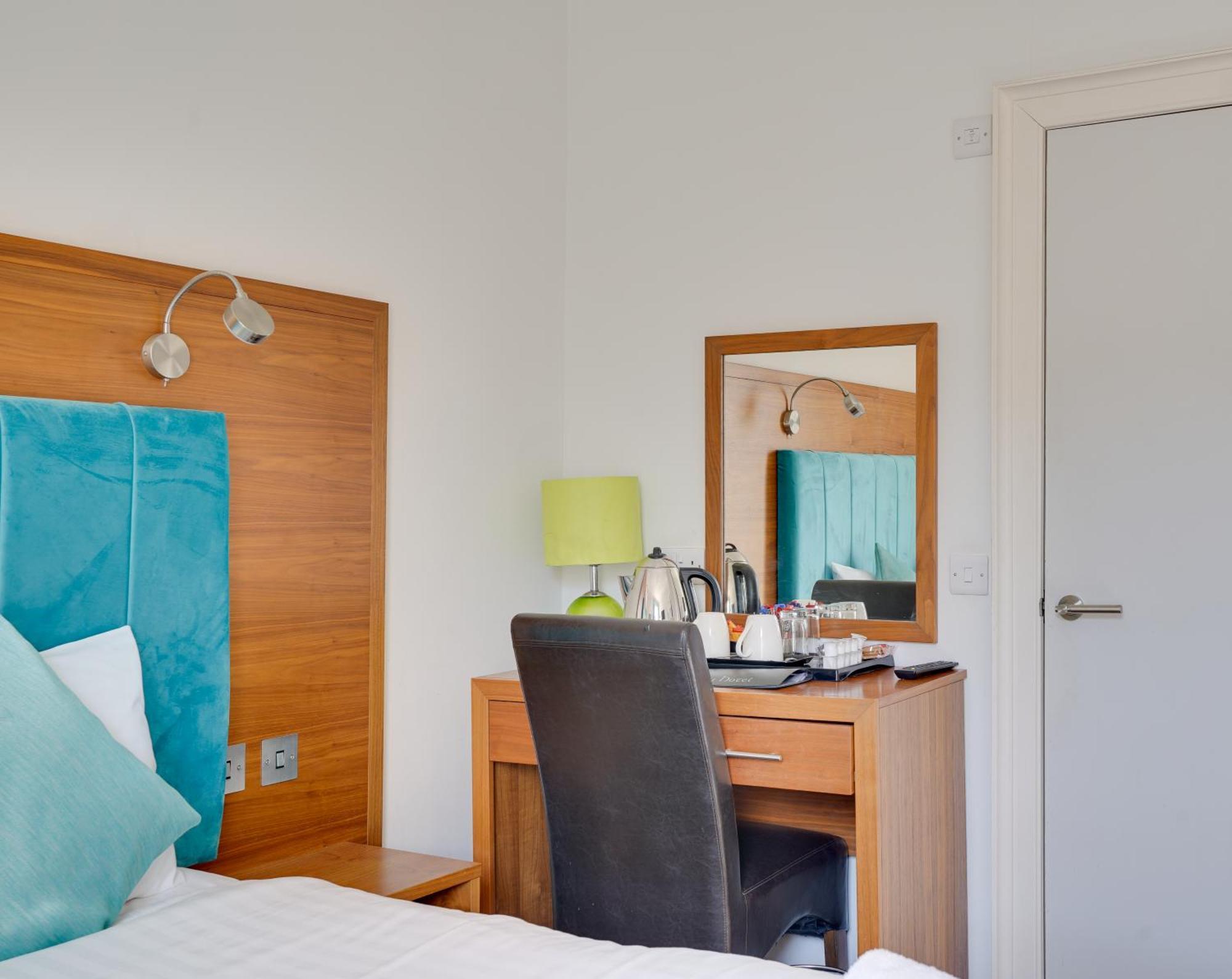The County Hotel - Self Check-In, Ultra Fast Wi-Fi, Free Parking, Central Location 塞尔柯克 外观 照片