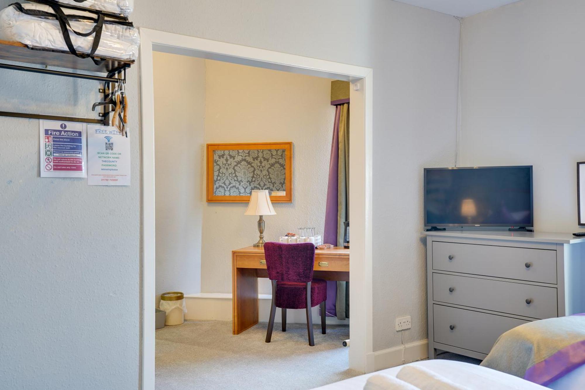 The County Hotel - Self Check-In, Ultra Fast Wi-Fi, Free Parking, Central Location 塞尔柯克 外观 照片