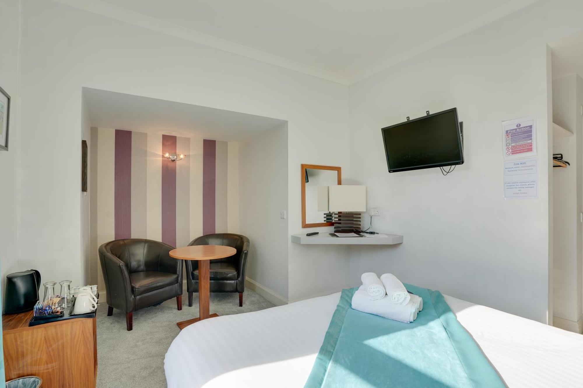 The County Hotel - Self Check-In, Ultra Fast Wi-Fi, Free Parking, Central Location 塞尔柯克 外观 照片